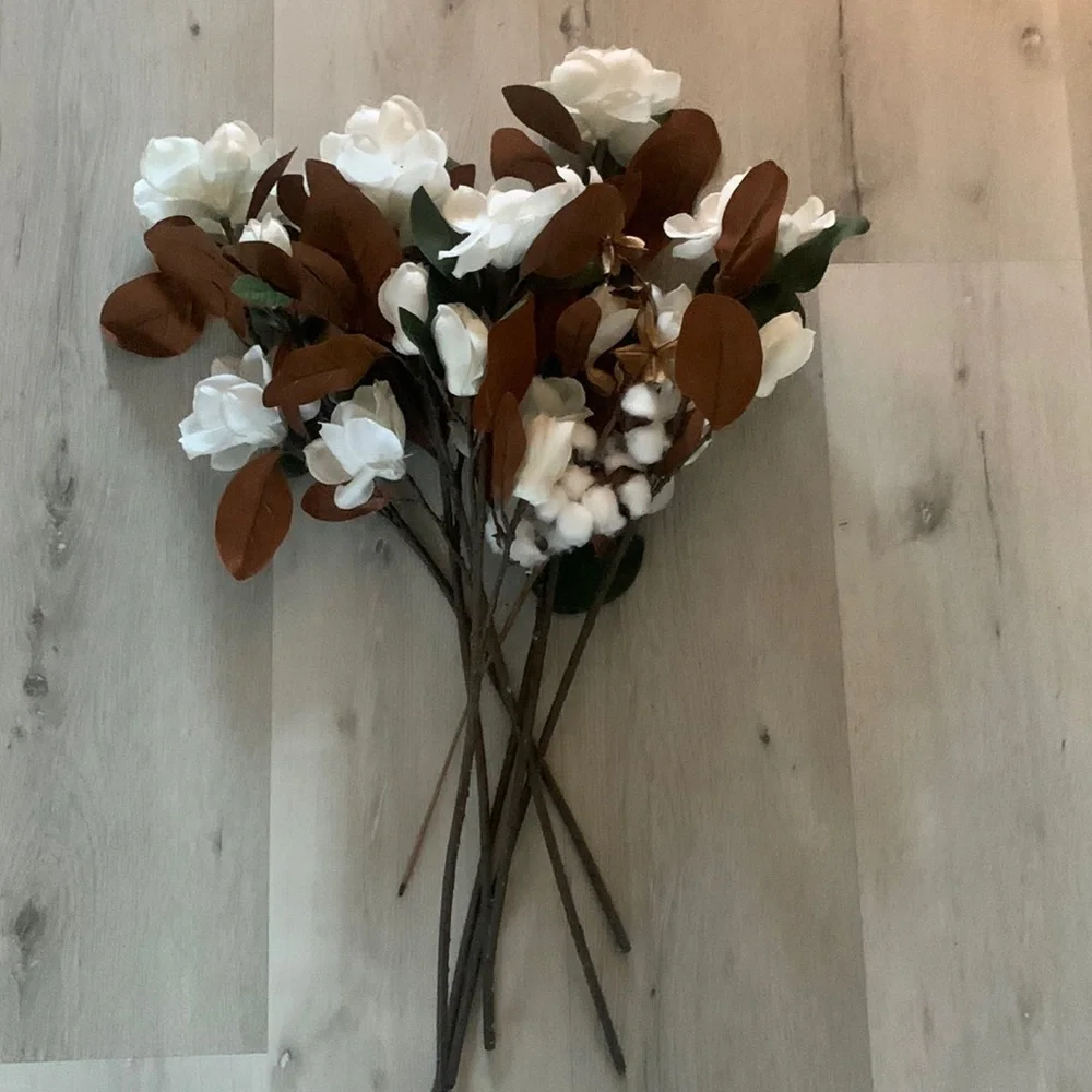 Magnolia 7‎ stems and one cotton greenery tall home decor realistic